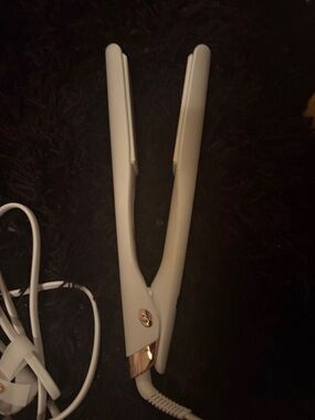 Lucea 1.5" Professional Straightening and Styling Iron